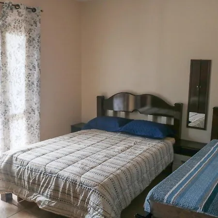 3 dormitórios no Guarujá, próximo ao Aquário! Sinta-se em casa!-2